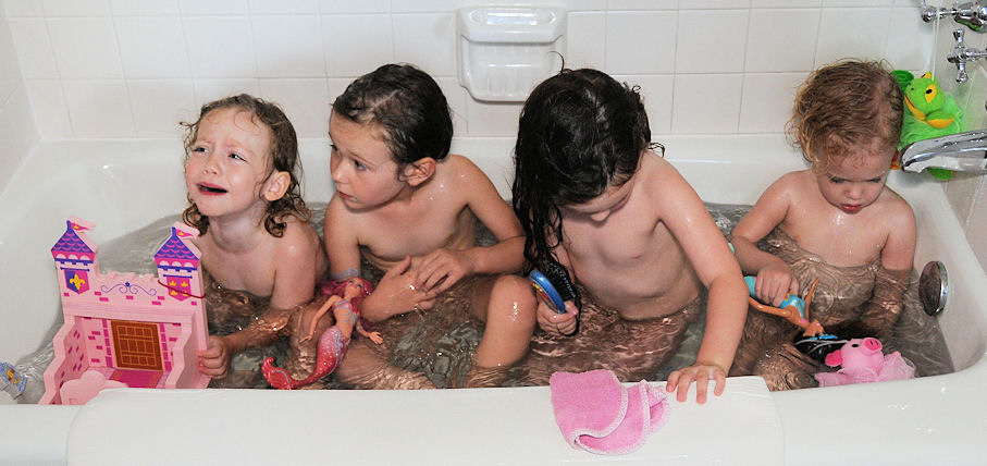 fulltub.jpg.... Ella-Rose Turns 4