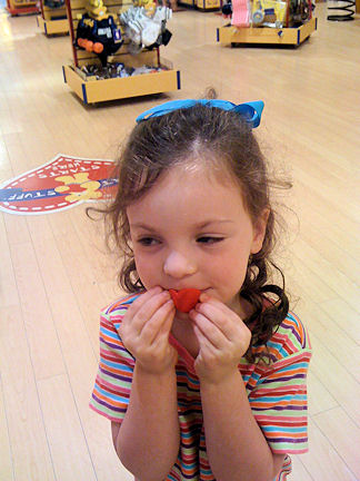 bear3.jpg.... Ella-Rose Turns 4